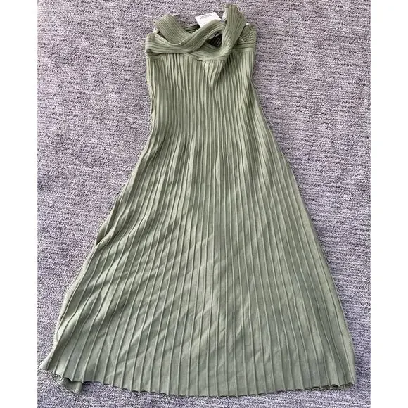 Sovere Midi Skirt Inertia Knit fabric -front slit -Green Tea, size NWT $149 - Picture 4 of 7